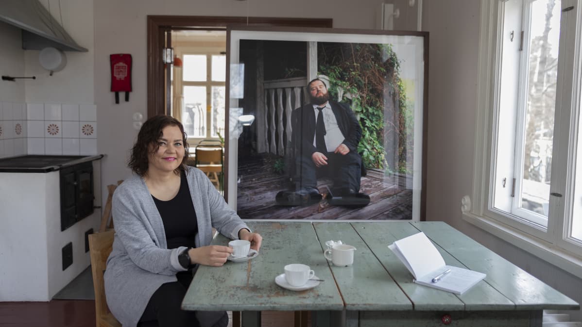 kuraattori Johanna Kuosmanen