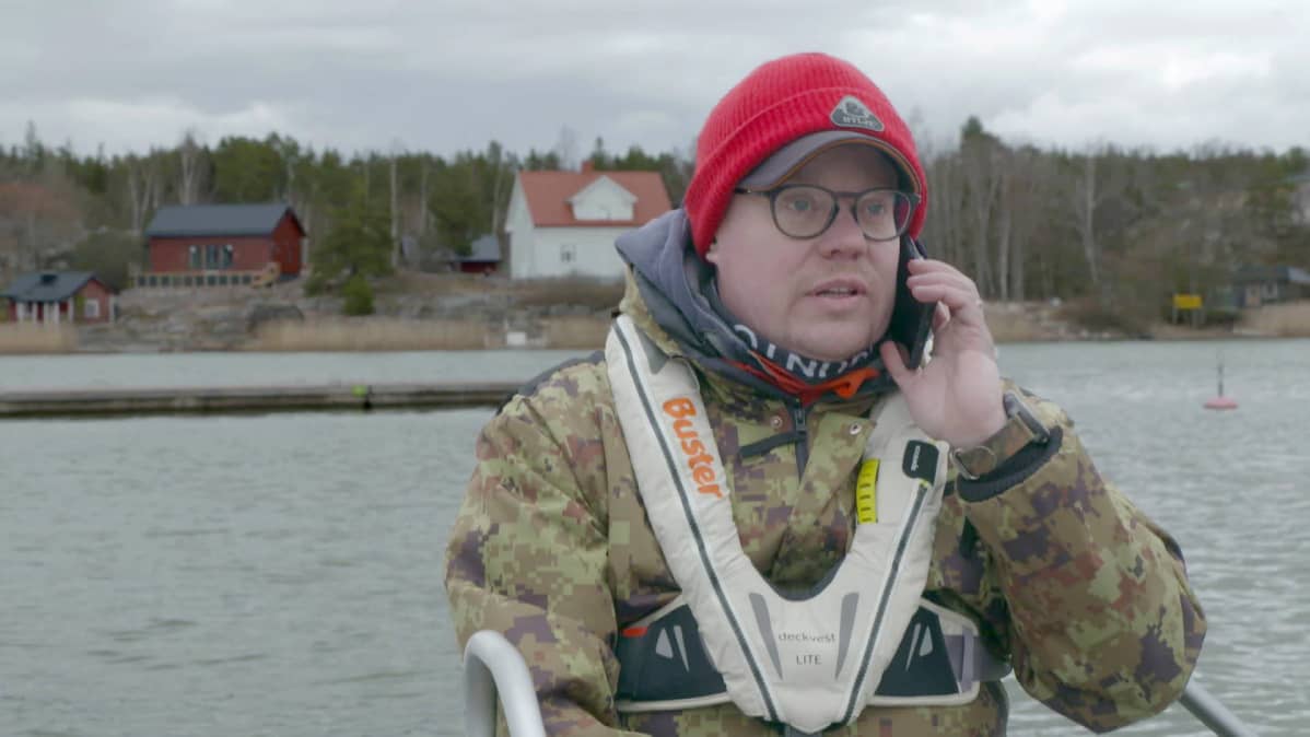 Jani Ollikainen tilasi "merenneitopizzan" veneeseen.