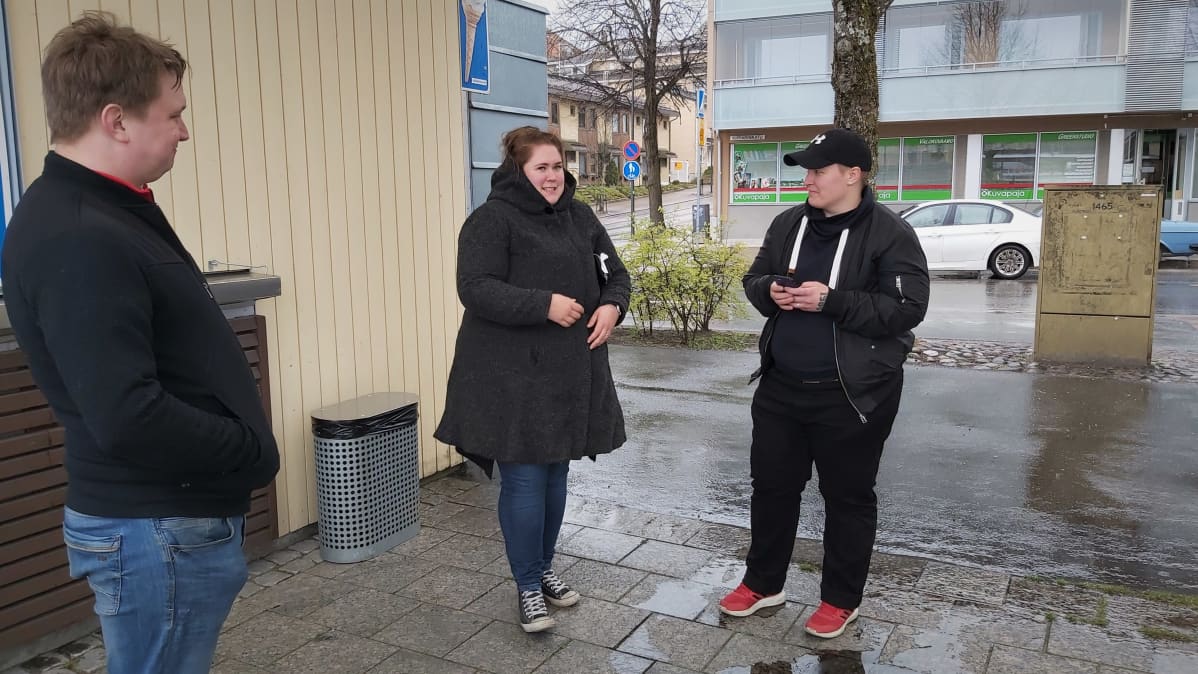 Taksiyritys Kajonin entiset työkaverit tapaavat Lappeenrannan satamassa
