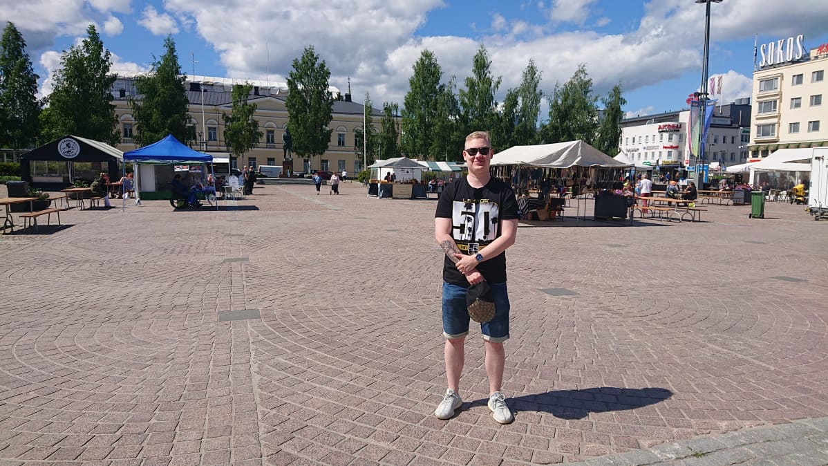 Joona Närvänen Mikkelin torilla.