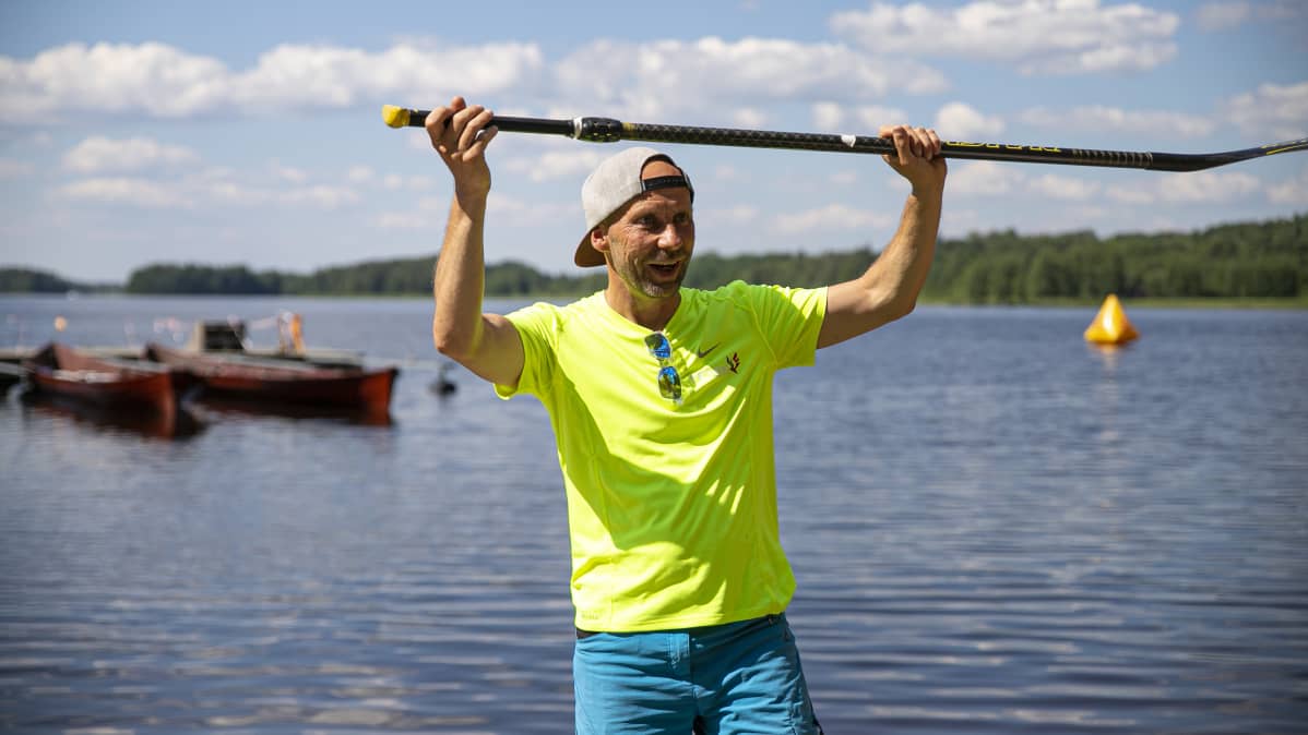 Jyri Reinikka piti turvallisuuskoulutusta.