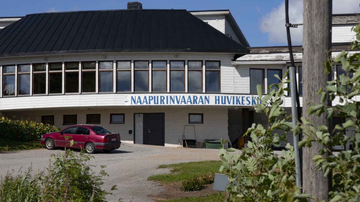 Naapurinvaaran huvikeskus
