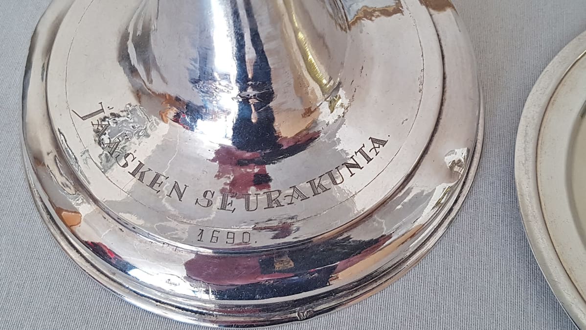 Jääksen seurakunnan vanhat ehtoollismalja