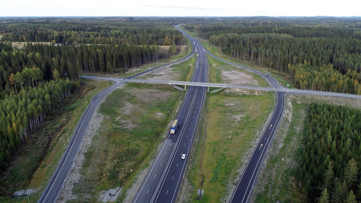 Valtatie 5:n liittymä Rahulassa Mikkelissä.