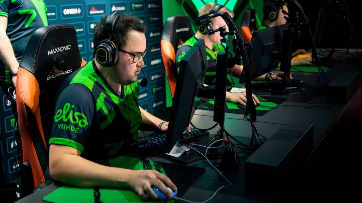 Eetu "sAw" Saha CS:GO-turnauksessa.