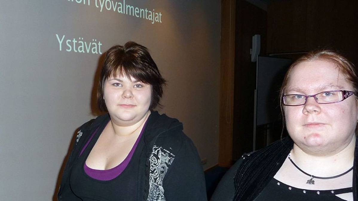 Anette Haataja ja Katja Remsu animaation ensiesityksessä