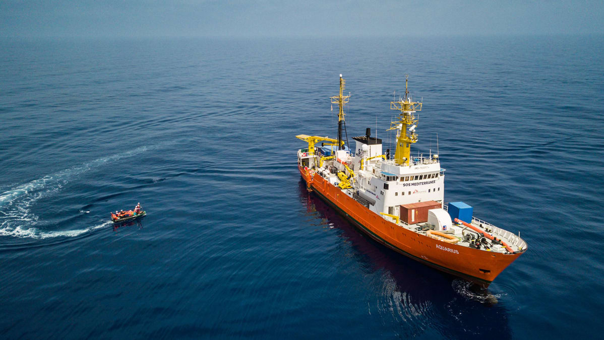 Aquarius -alus Libyan rannikolla pelastustoimissa huhtikuussa 2018.