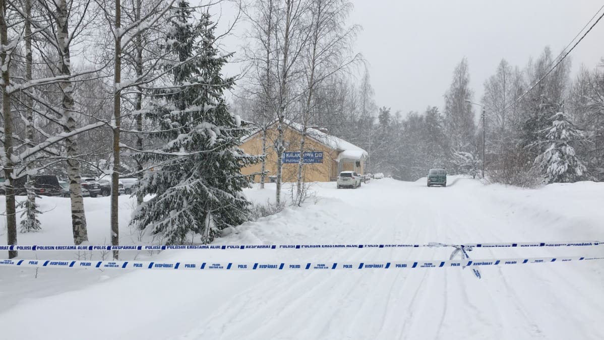 Poliisin eristämä alue
