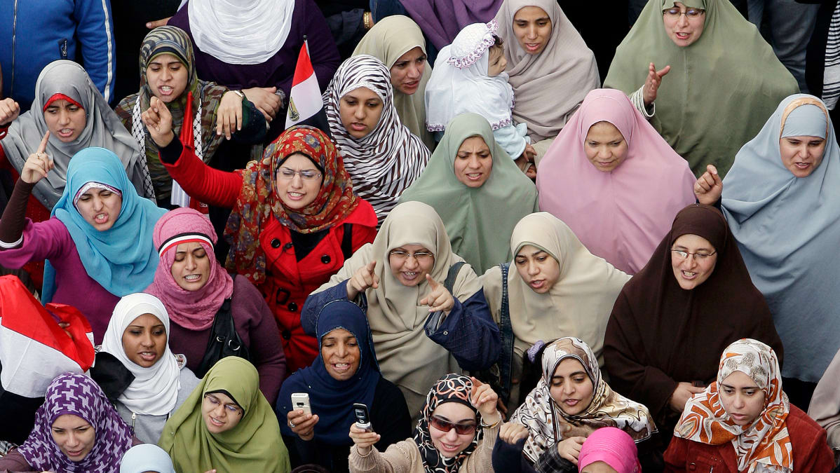 Egyptiläiset naiset osallistuivat mielenosoitukseen Tahririn aukiolla.