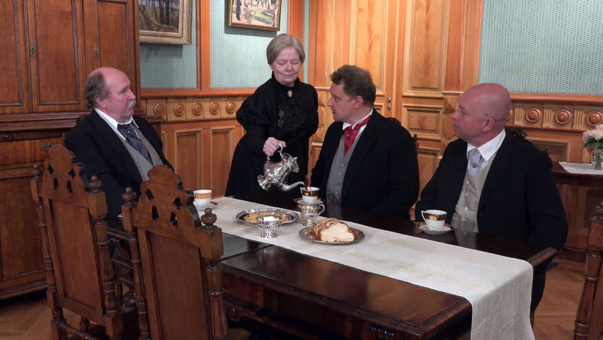 Felmannin kartanolla.