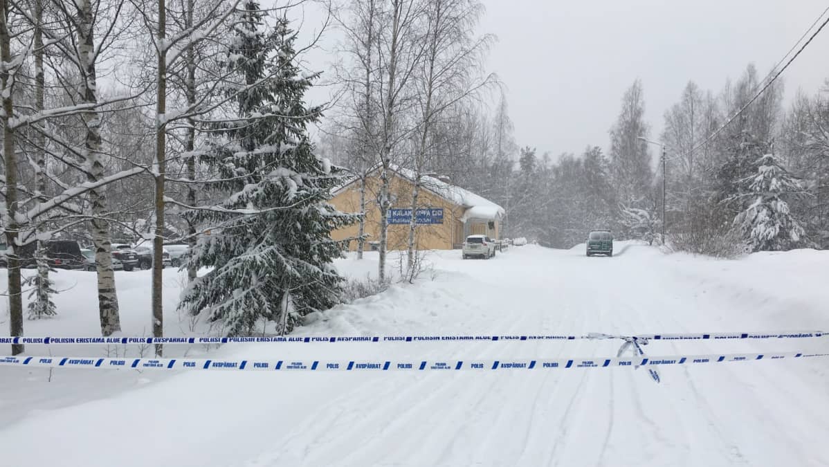 Poliisin eristämä alue