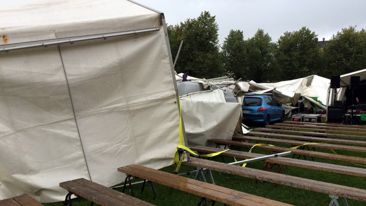 Syöksyvirtaus iski Parafestin telttoihin perjantaina Joensuussa.