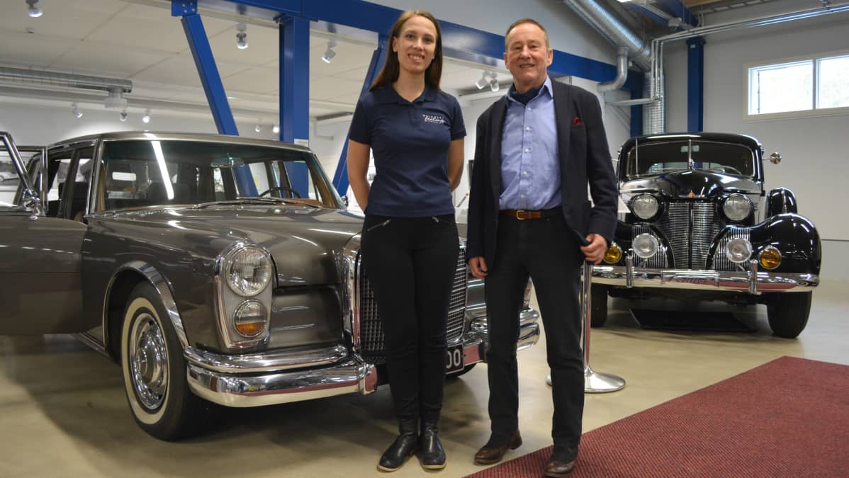 Iida Kekkonen ja Clas Palmberg ja Grosse Mercedes