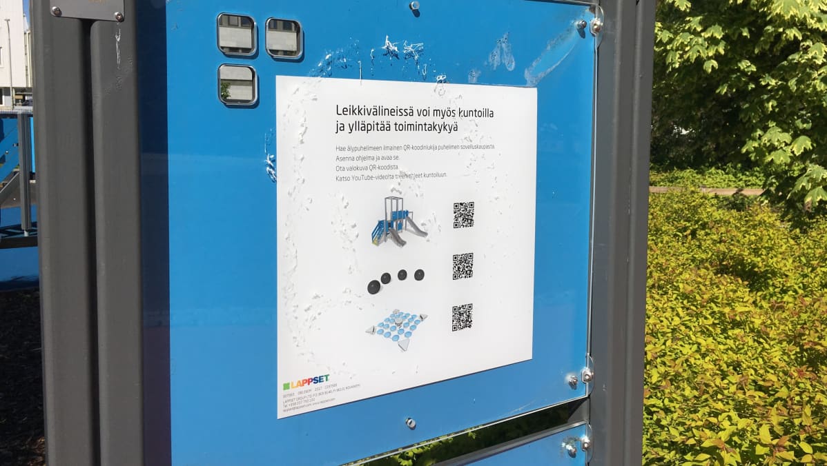 Hampstan leikkipuiston kyltti Kouvolassa