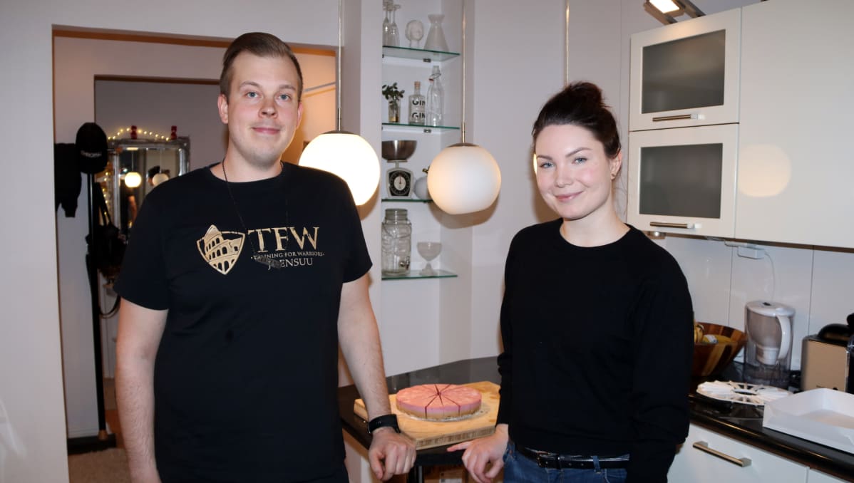 Raakakakkuyrittäjät Emmi Hirvonen ja Tony Moisio