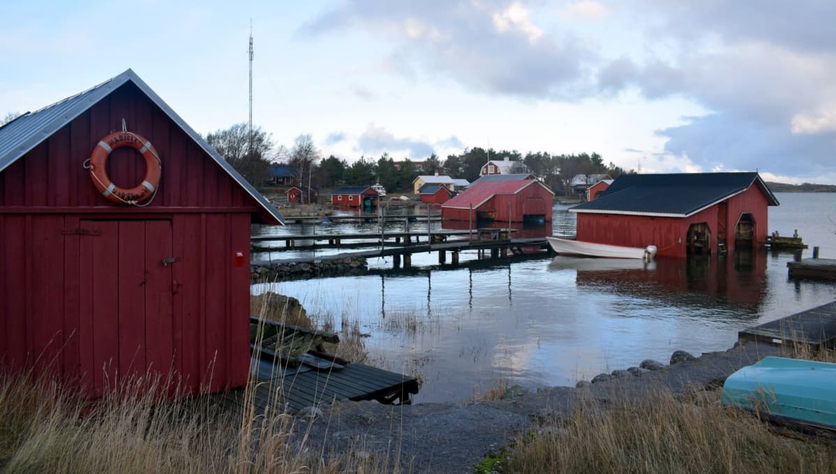 Utön rantaa.