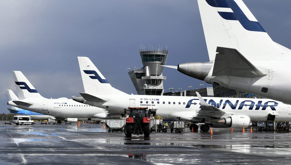 Finnairin lentokoneita Helsinki-Vantaan lentokentällä