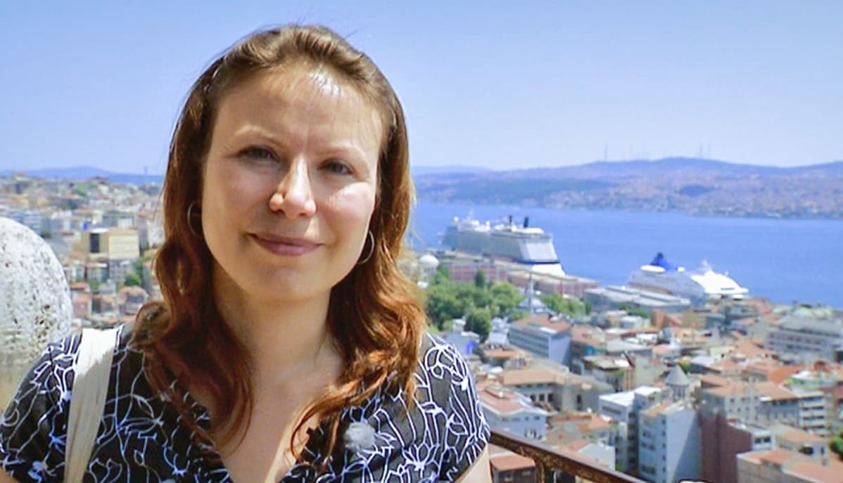Toimittaja Ayla Albayrak.