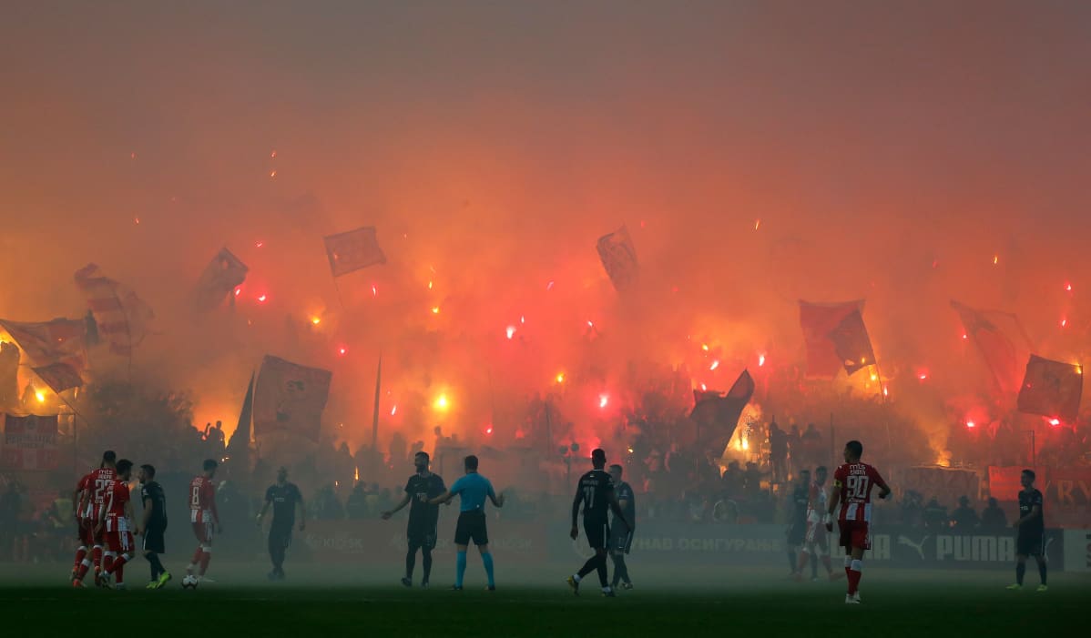 Punainen tähti. Crvena Zvezda supporters light torches during the Serbian Cup Final match between FK Crvena Zvezda and FK Partizan at stadium Rajko Mitic on May 23, 2019 in Belgrade, Serbia. (Photo by Srdjan Stevanovic/Getty Images)