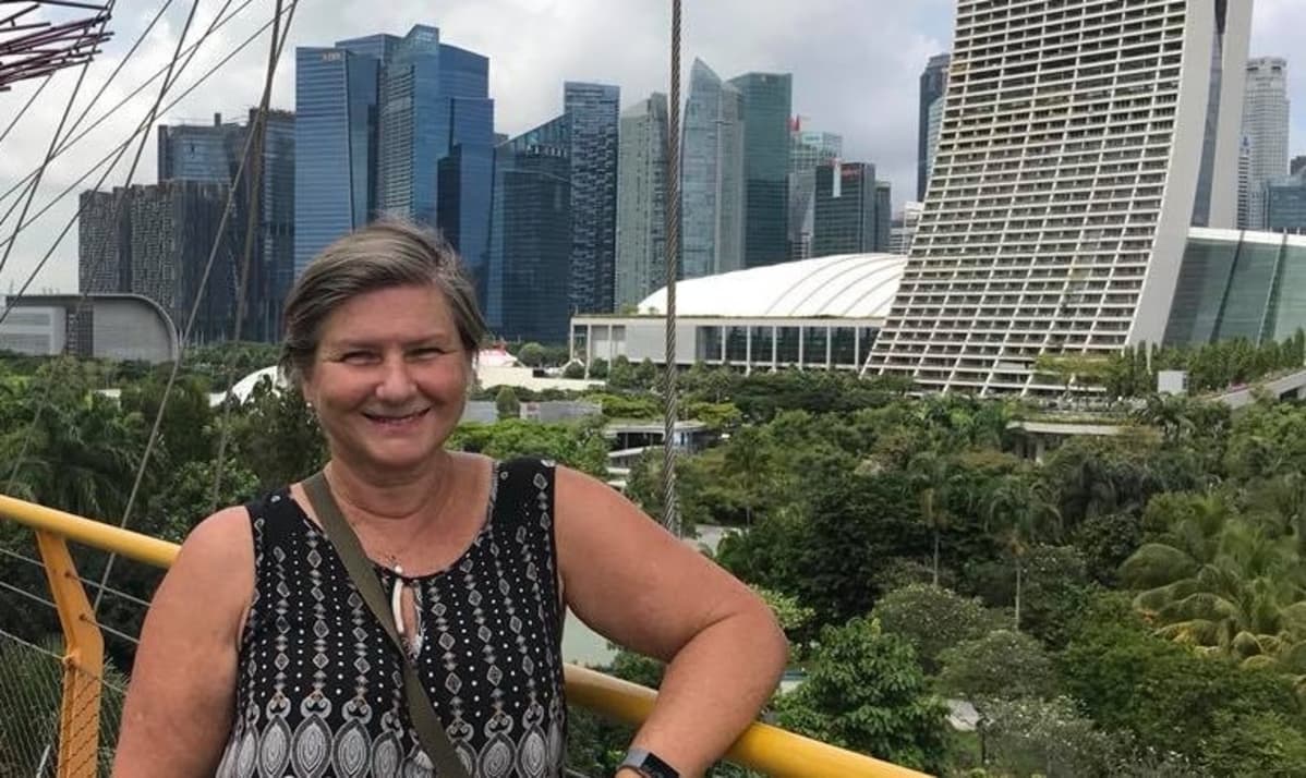 Ruotsin television meteorologien entinen päällikkö Helen Tronstad matkusti junalla Tukholmasta Singaporeen.