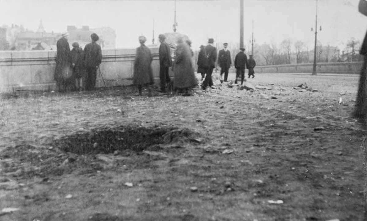 Osuma Helsingin Pitkäsillassa 12.4.1918.