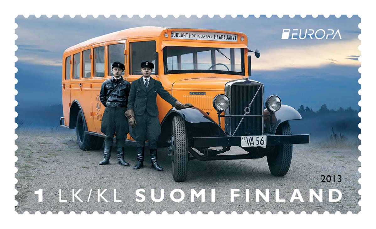 Voitto Suomeen tuli heti ensimmäisenä EUROPA-merkkien kilpailuvuonna 2013, kun Susanna Rummun ja Ari Lakaniemen suunnittelema Postin jakeluautot -postimerkki sai asiantuntijaraadin suosion.