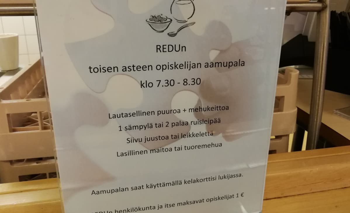 Aamupalakyltti REDU:n ruokalassa