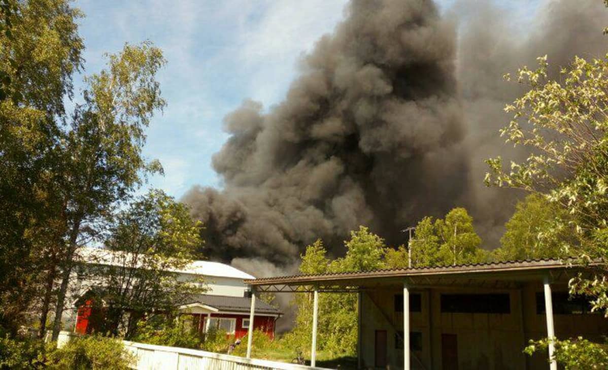 Halli palaa Kokkolan Indolassa.
