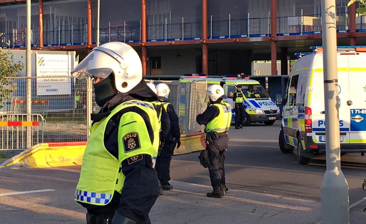 Poliseja Göteborgissa.