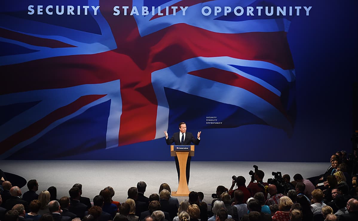 David Cameron pitää puhetta konservatiivipuolueelle Manchesterissa 7. lokakuuta 2015.