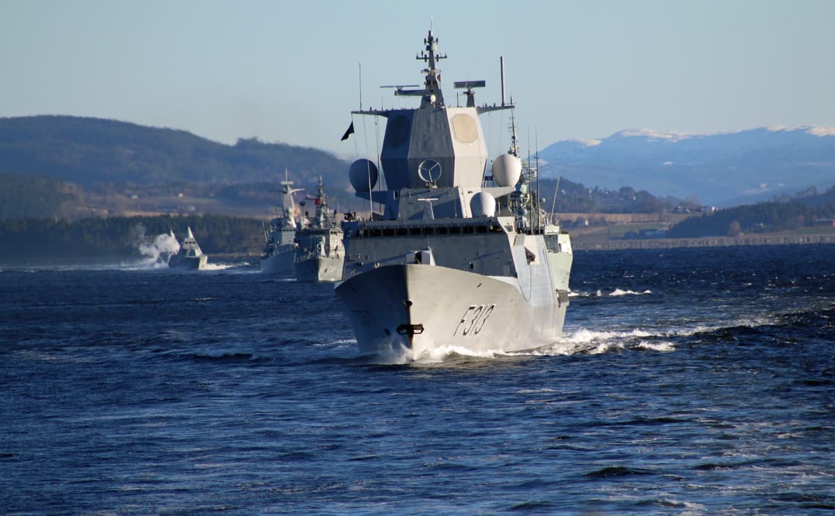 Fregatti Helge Ingstad kuvattuna lokakuussa Trondheimin vuonossa Norjassa.