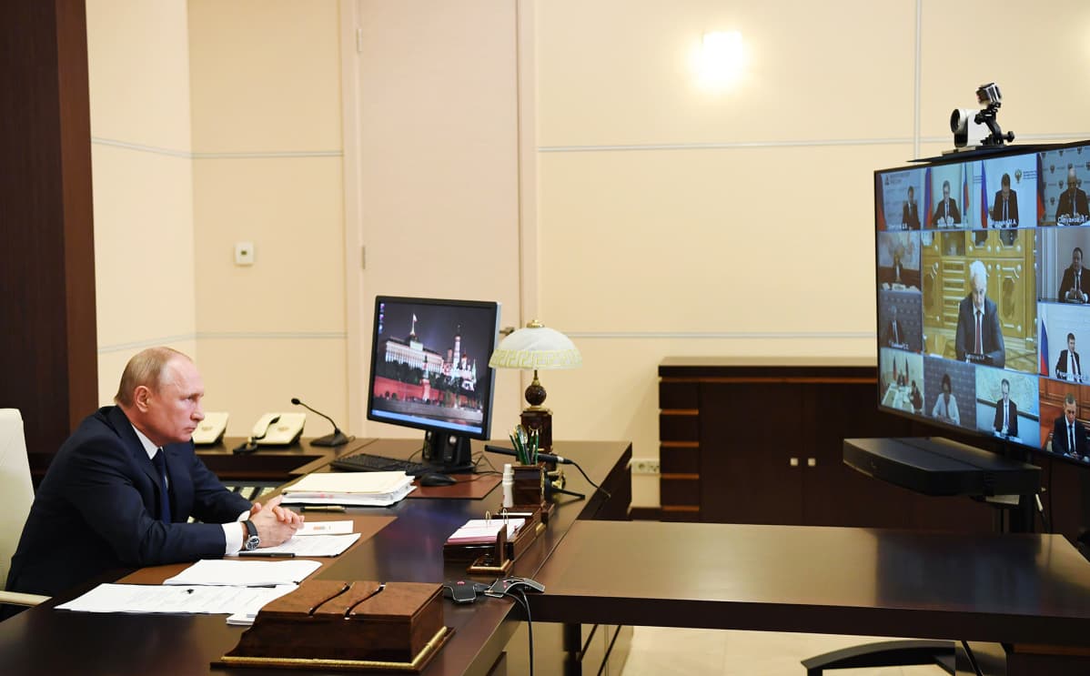 Presidentti Vladimir Putin sanoi, että koronarajoituksia aletaan vähitellen purkaa 12.5.2020.