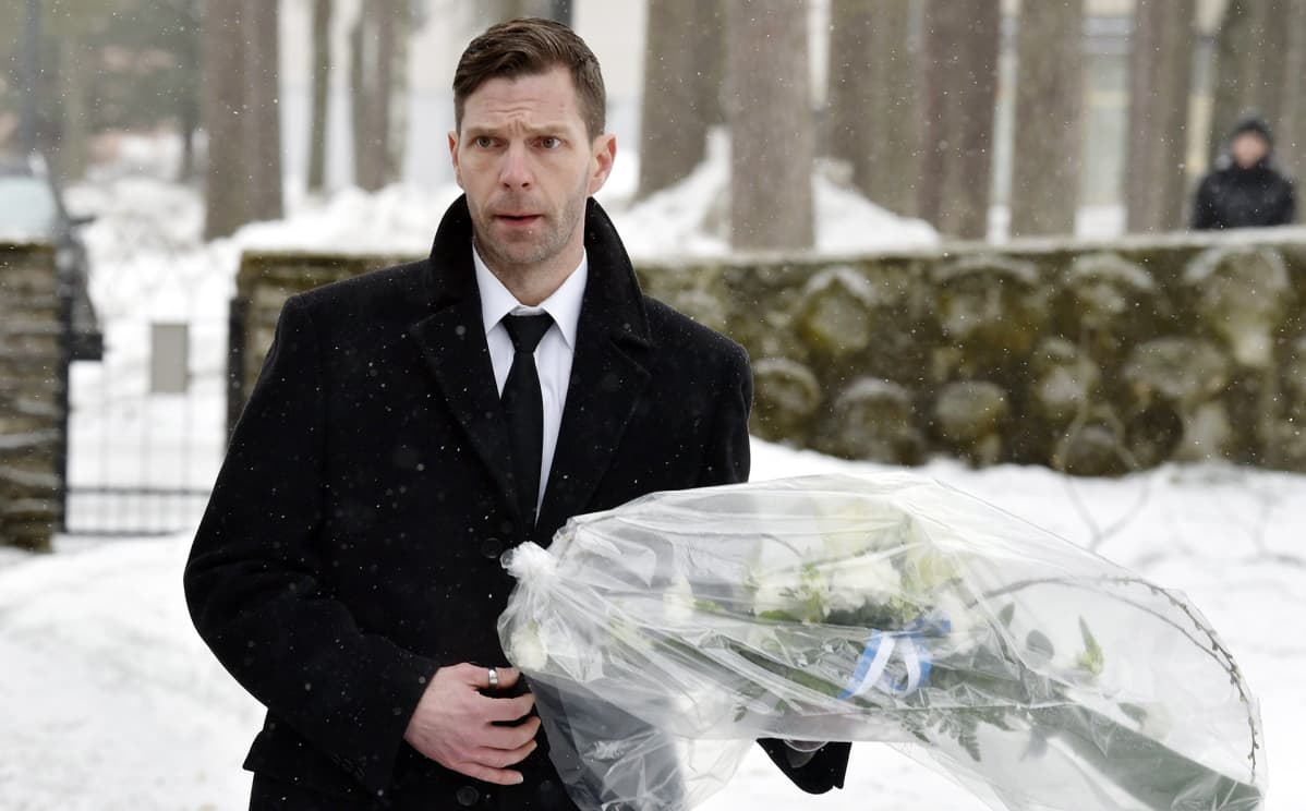 Janne Ahonen saapuu mäkihyppylegenda Matti Nykäsen siunaustilaisuuteen Jyväskylän vanhan hautausmaan kappelille 2. maaliskuuta