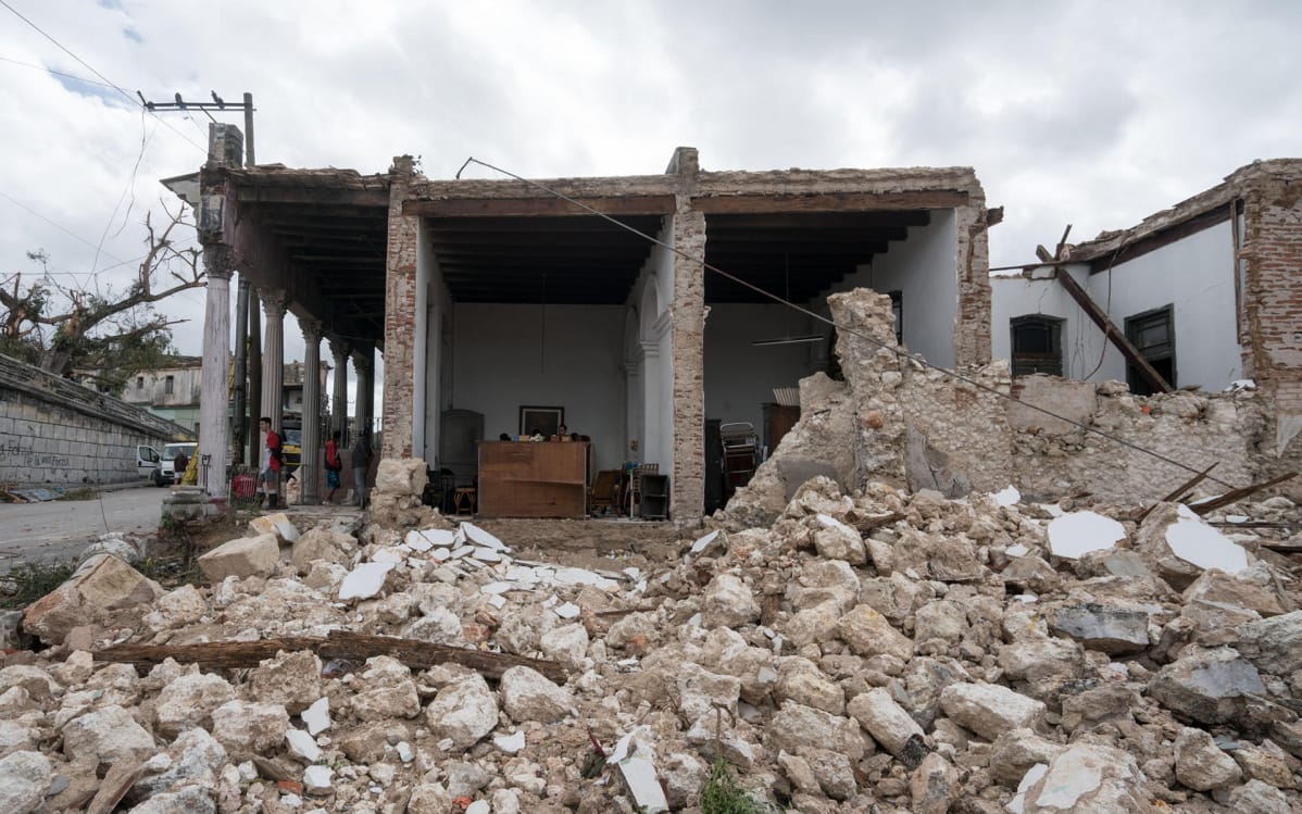 Tornado vei seinät Carlos Xavierin perheen kodista La Viborassa Havannassa. Edes jykevärakenteinen talo ei kestänyt Kuuban voimakkainta tornadoa sitten 1940-luvun.