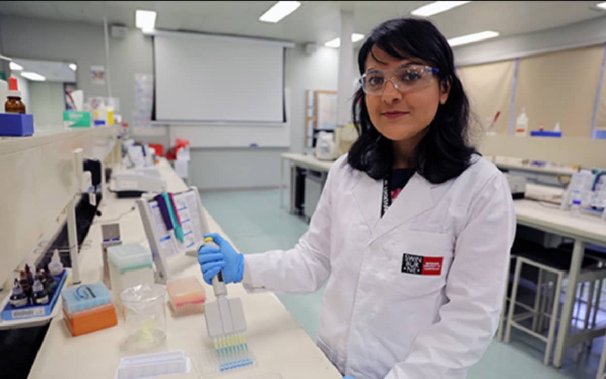 Sanjida Topa laboratoriossa