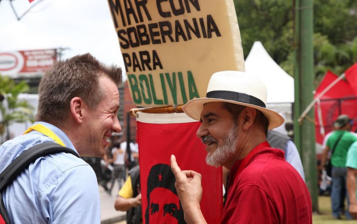 Che Guevara kelpaa monen asian ajajaksi, tässä Bolivian aluevaatimusten tukena.