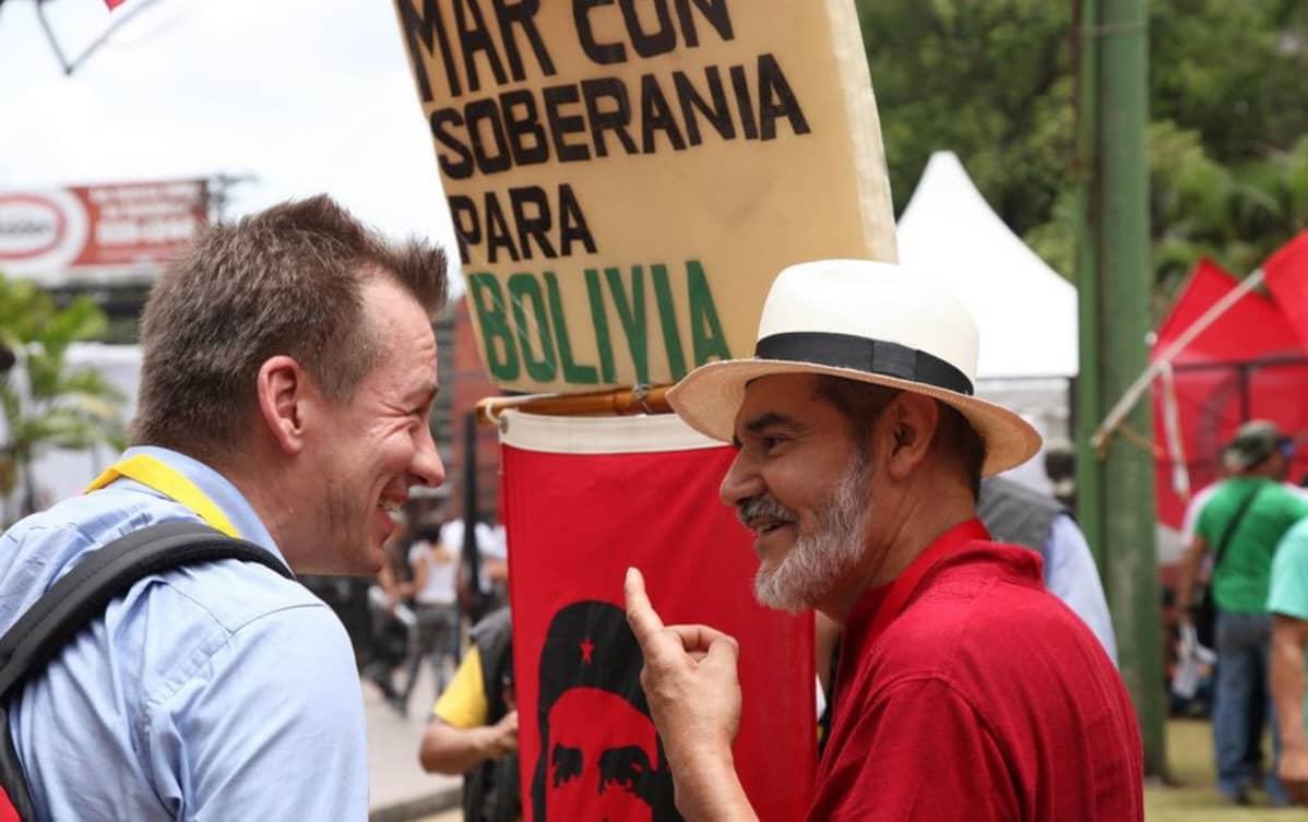 Che Guevara kelpaa monen asian ajajaksi, tässä Bolivian aluevaatimusten tukena.
