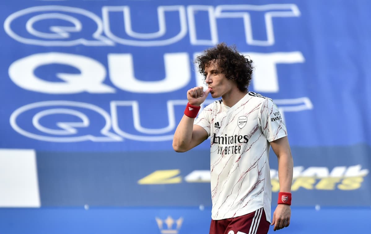 David Luiz lähikuvassa.