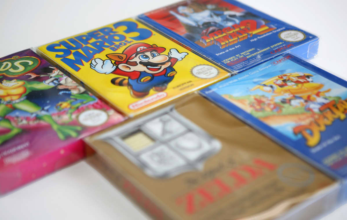 Nintendo-pelien pakkauksia.