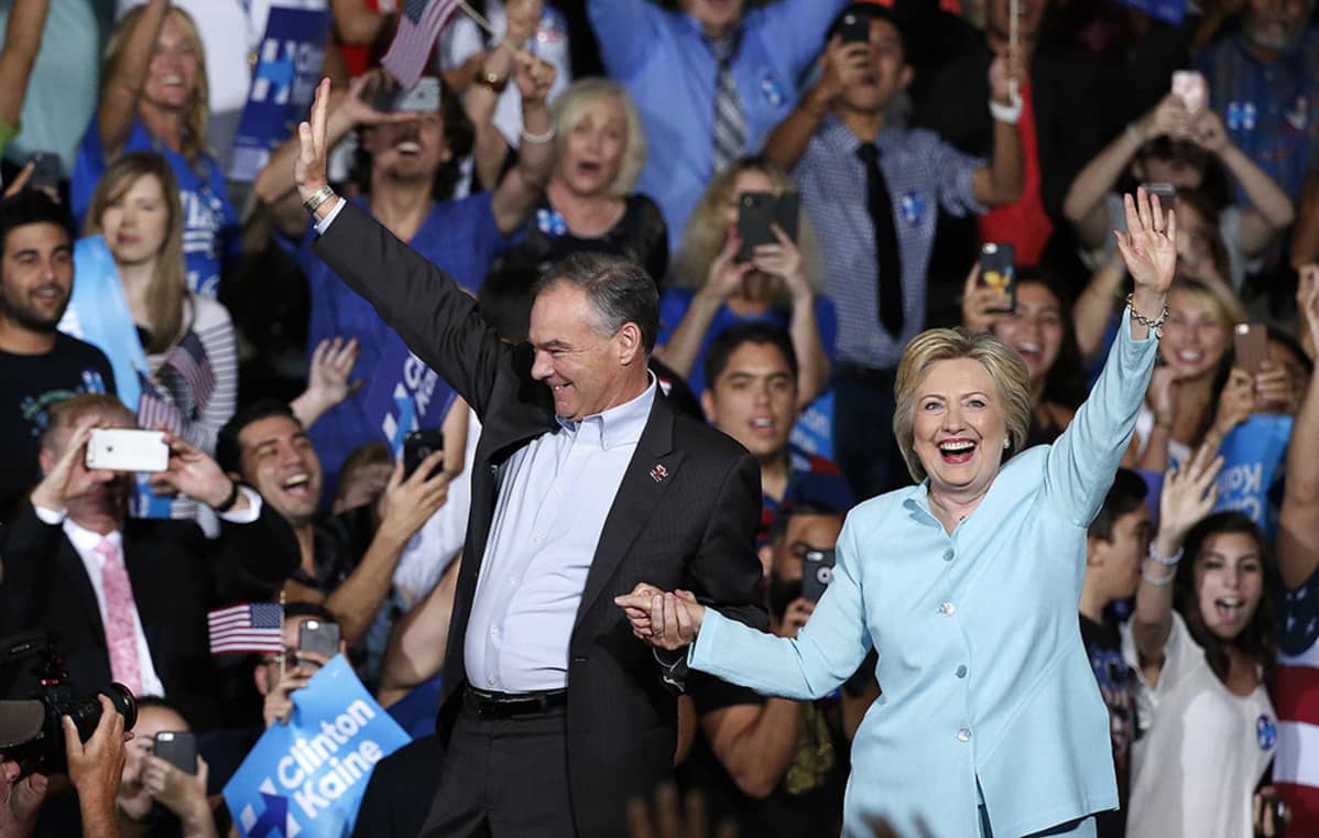 Hillary Clinton esitteli varapresidenttiehdokkaansa senaattori Tim Kainen vaalijuhlassa Miamissa Floridassa 23.7.2016.