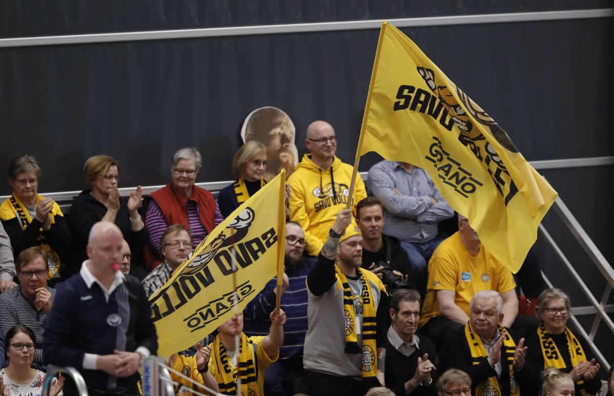 Savo Volleyn kannattajia miesten Suomen cupin loppuottelussa 19. tammikuuta.
