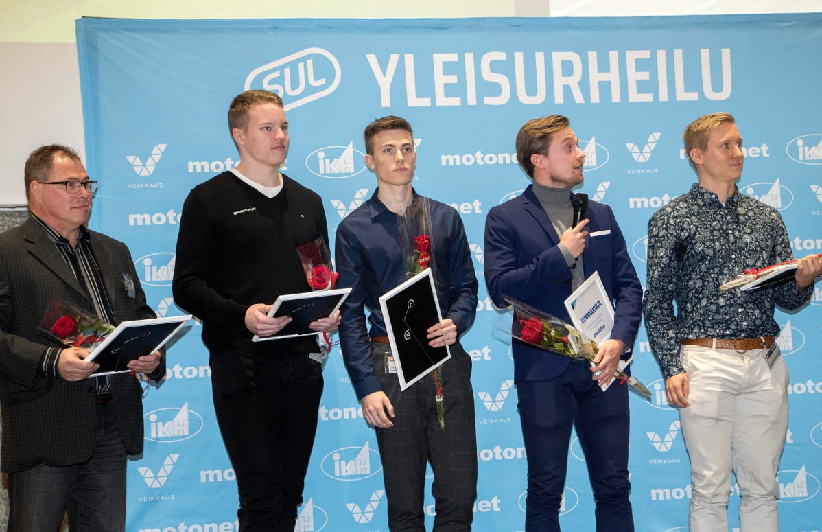 Suomen 4x100m joukkue