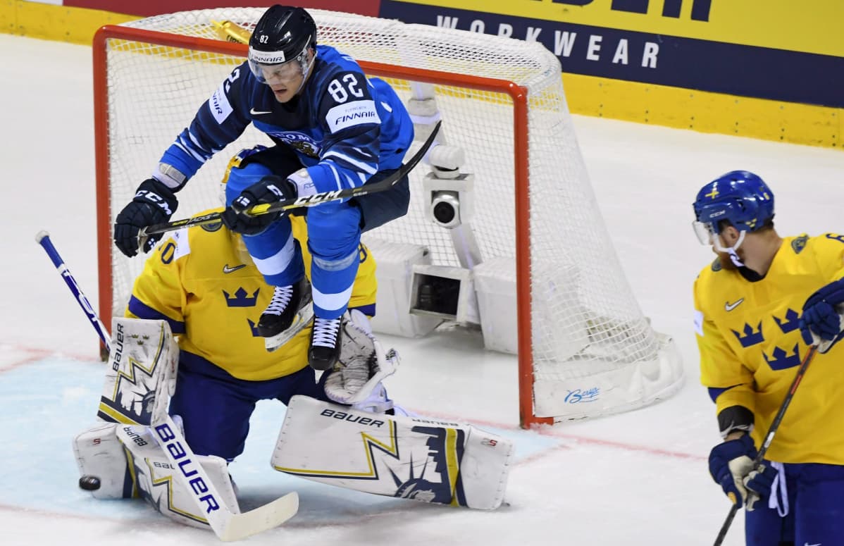 Harri Pesonen tekee maskia