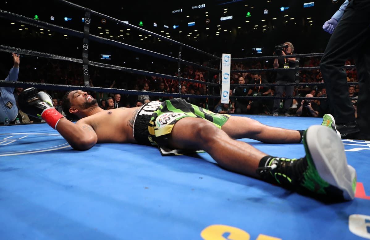 Dominic Breazeale kanveesissa.