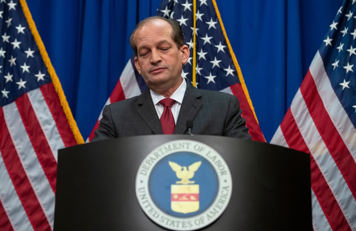 Työministeri Alex Acosta tiedotustilaisuudessa Valkoisessa talossa 10. heinäkuuta.