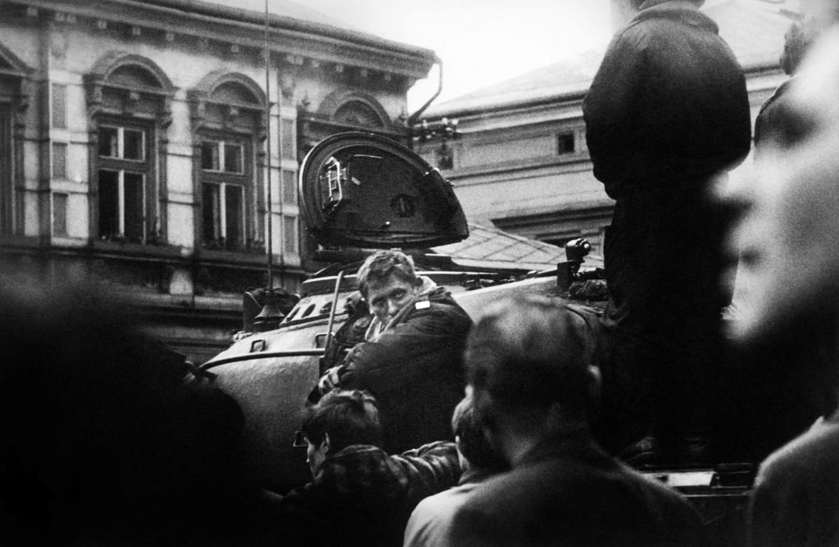 Vanha mustavalkoinen arkistokuva Prahasta vuodelta 1968.