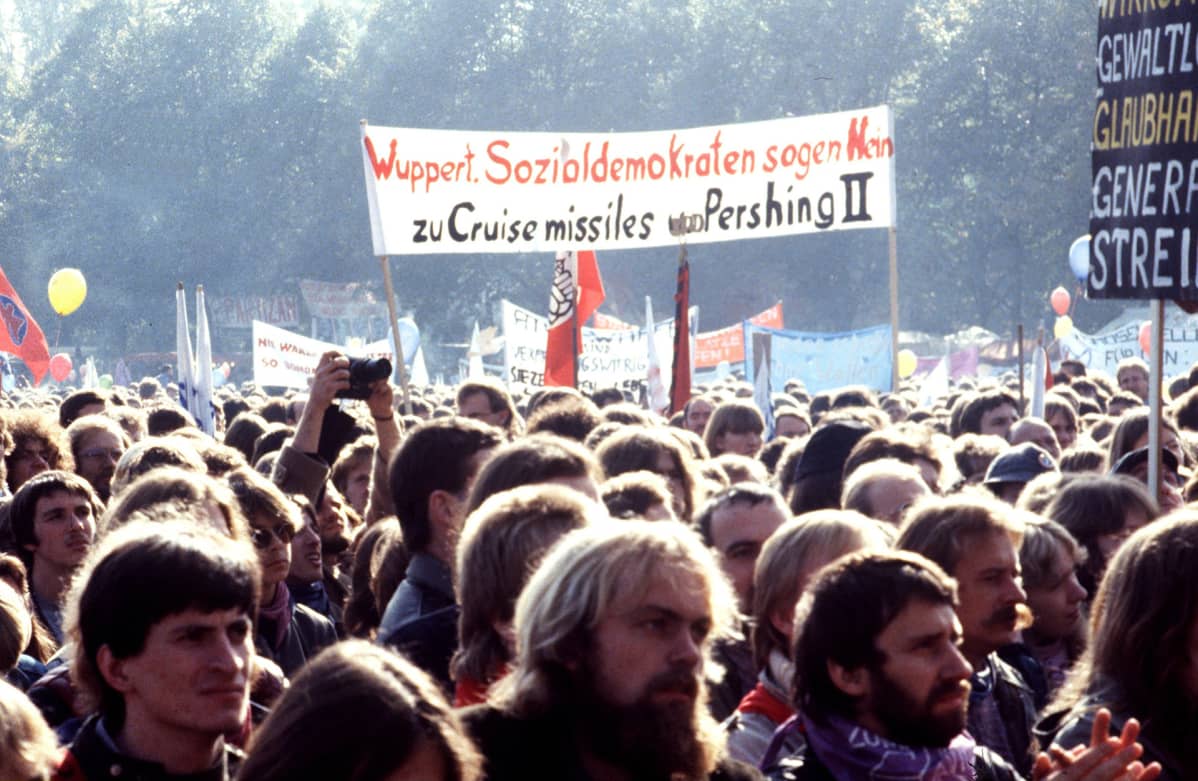 Mielenosoittajia Saksassa 10 lokakuuta 1981.