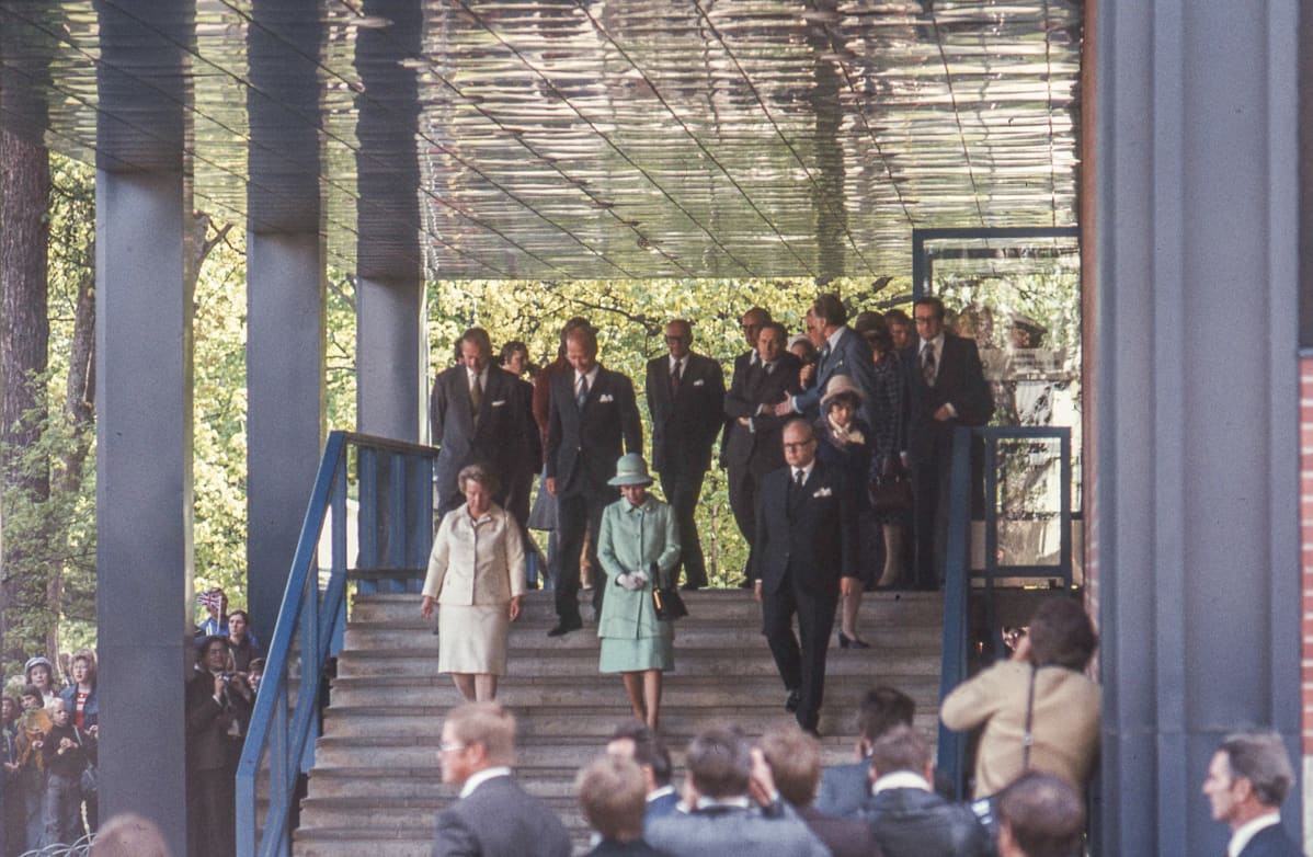 Kuningatar Elisabeth Jyväskylän kaupungin kirjastolla 1976