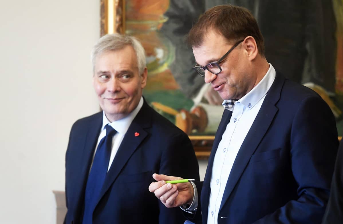 SDP:n puheenjohtaja Antti Rinne ja keskustan puheenjohtaja, toimitusministeristön pääministeri Juha Sipilä.