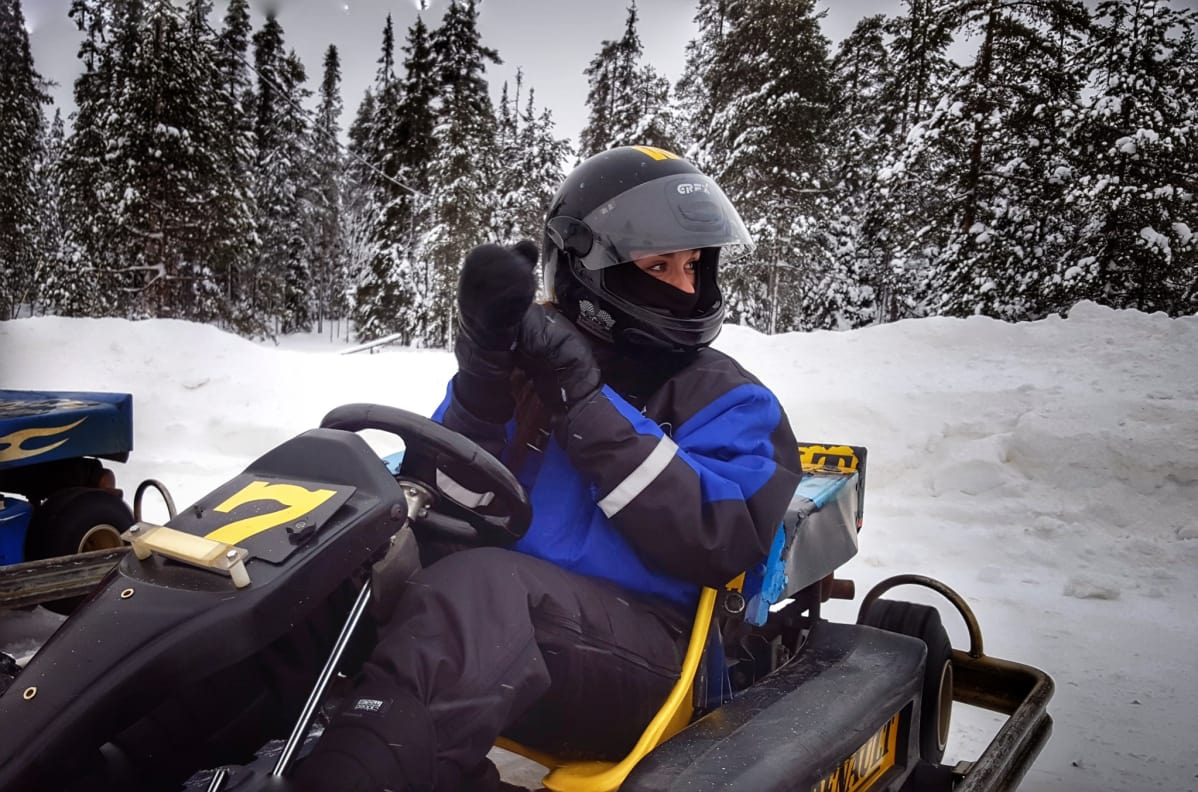 Essi Helminen Ice Carting ratissa.